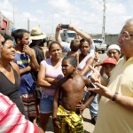 Jackson visita área ocupada por famílias no bairro 17 de Março -