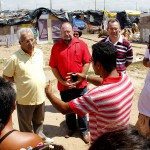 Jackson visita área ocupada por famílias no bairro 17 de Março -