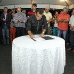 Jackson Barreto leva benefícios à população de Feira Nova - Fotos: Victor Ribeiro/ASN