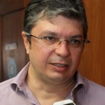 Setur e Emsetur fazem entrega de presentes a instituições carentes - A assistente social da Emsetur