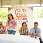 Projeto de inclusão produtiva em Santana do São Francisco recebe balsa flutuante - A  secretária adjunta  Maria Luci