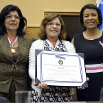 Secretária adjunta da Educação é homenageada pela AL   - A deputada Angélica Guimarães