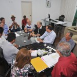Jackson autoriza parceria para reformas nos estádios do Sergipe e Confiança -