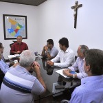 Jackson autoriza parceria para reformas nos estádios do Sergipe e Confiança -