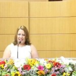 Secretária Joélia Silva recebe homenagem da Alese em reconhecimento pelo Dia do Médico - A secretária de Estado da Saúde