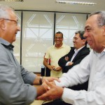 Governador e prefeito da capital discutem sobre obras destinadas às famílias carentes - Jackson recebeu o prefeito João Alves e seu vice