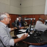 Jackson assina ordem de serviço e concede entrevista em Lagarto - O governador Jackson Barreto e o radialista JC