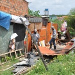 Sedurb dá continuidade ao processo de demolição de barracos desocupados pelo Programa PróMoradia - Fotos: Eduardo Almeida – Ascom / Sedurb