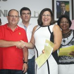 Seed empossa novos diretores de escolas que participaram de eleição - Vicente Fiscina Neto