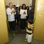 Mateus, filho mais novo de Marcelo Déda, abre a exposição ao lado da mãe, Eliane Aquino, e do vice-governador Belivaldo Chagas